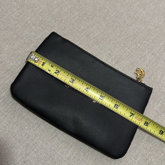 FREE WITH $25 PURCHASE-Ipsy makeup Bag-Black/Gold “You’re Magic” Logo - Picture 6 of 8